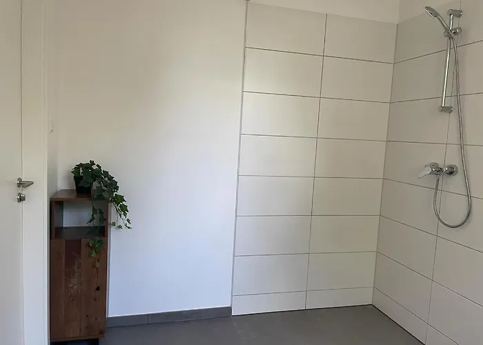 Gaestehaus * هوبيغارْتْنْ